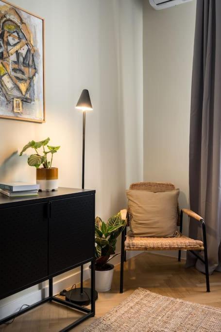 בוקרשט Exquisite Art Deco 2Br Apartment Prime Location מראה חיצוני תמונה