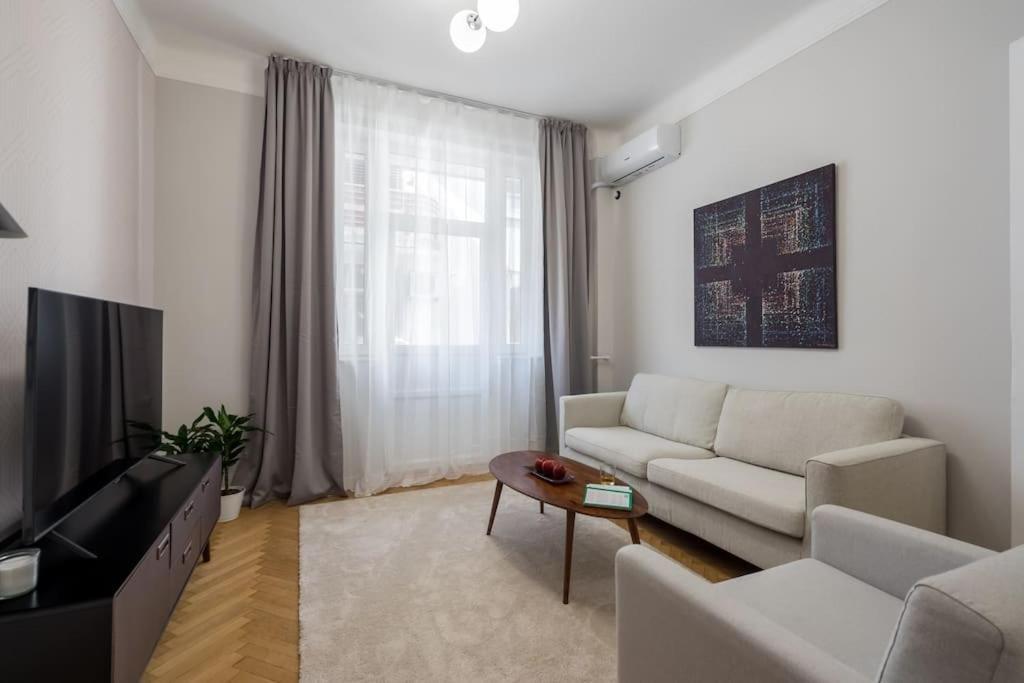 בוקרשט Exquisite Art Deco 2Br Apartment Prime Location מראה חיצוני תמונה