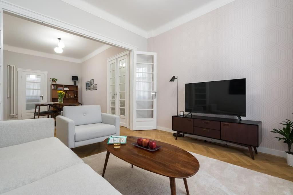 בוקרשט Exquisite Art Deco 2Br Apartment Prime Location מראה חיצוני תמונה
