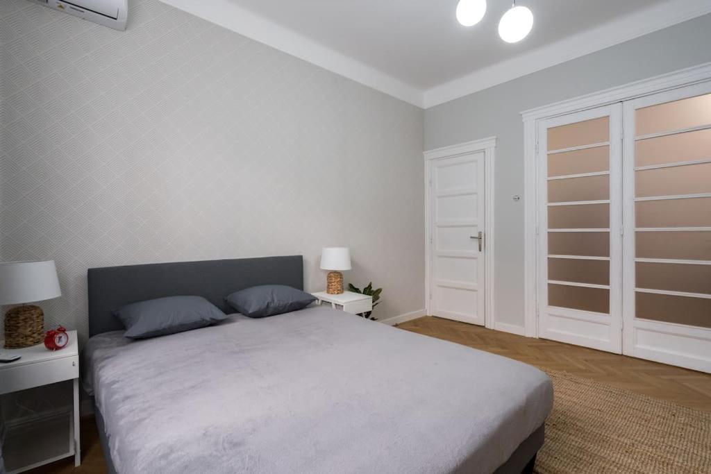 בוקרשט Exquisite Art Deco 2Br Apartment Prime Location מראה חיצוני תמונה